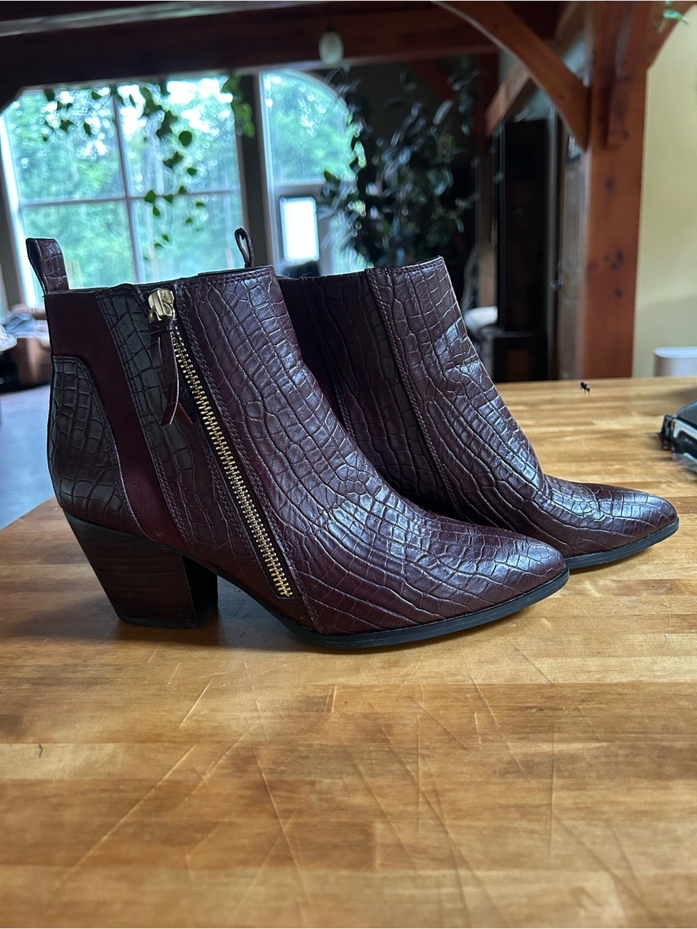 Women's Croc-Embossed Ankle Boot in Deep Burgundy with Pointed Toe and Gold Zip